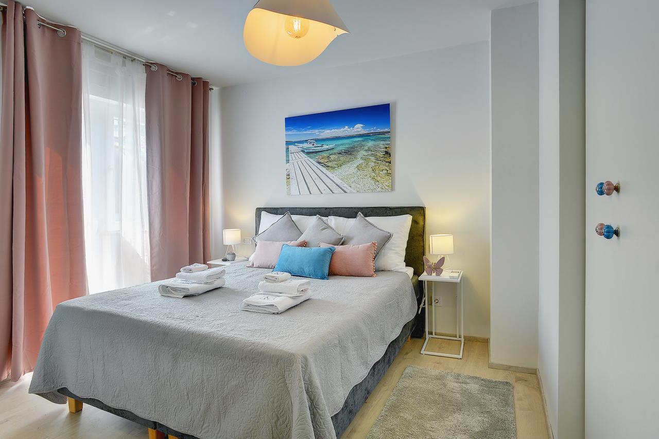D&a Center With Free Parking Apartment