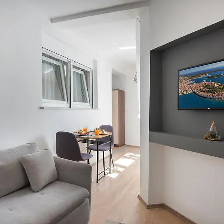 D&A City Center Apartments With Free Parking Pula Exterior foto