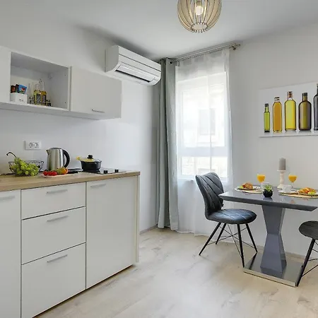 D&A City Center Apartments With Free Parking Pula Exterior foto
